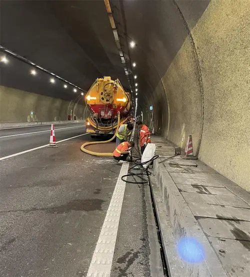 正定隧道排水渠清淤